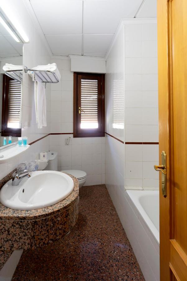 Hotel Anna Cocentaina Bagian luar foto