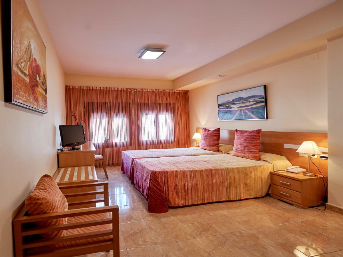 Hotel Anna Cocentaina Bagian luar foto