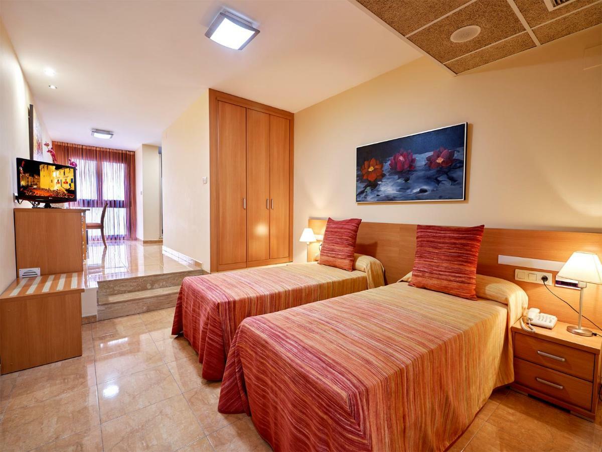 Hotel Anna Cocentaina Bagian luar foto